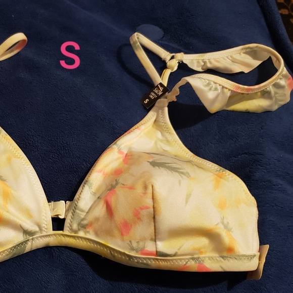 VS PINK Swim top - Picture 2 of 3